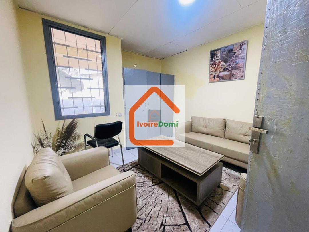 En location Villa Basse 4 pièces avec 2 indépendance cour avant et arrière a ANGRÉ Sicogi