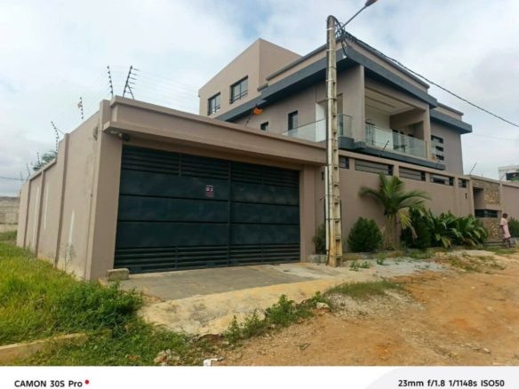 ✅*MAISON EN VENTE* ✅*BINGERVILLE PALAIS* ✅*CITÉ BACID* Pour cause de départ.