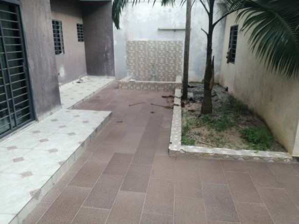 VENTE A FEKESSE ORIBAT 2 VERS COSIM UNE VILLA DUPLEX DE 7-PIECES BALCON