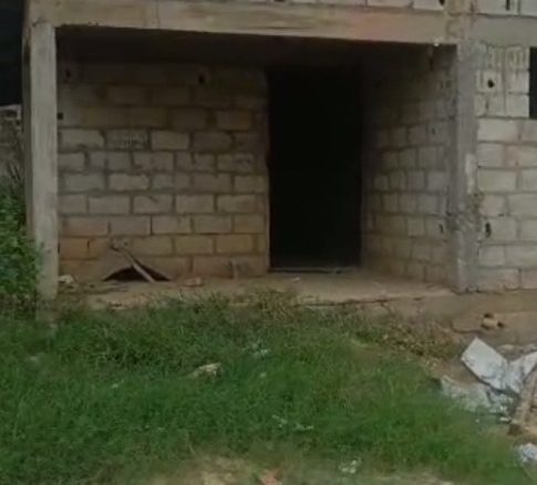 VENTE A ANGRE DJOROBITE 1 CITÉ PIVOINE UNE VILLA BASSE DE 4-PIECES AU GROS ŒUVRE