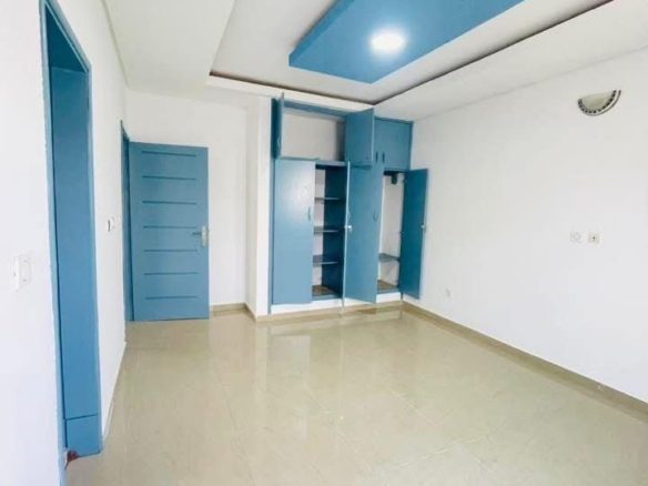 CÔTÉ DIVOIRE ( PORT-BOUET ) A LOUER VILLA 🏠 BASSE (04)PIÈCES ABIDJAN ROND POINT ANANI