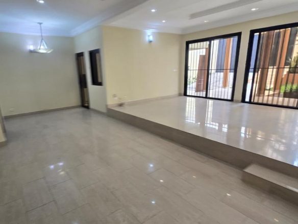 𝐋𝐎𝐂𝐀𝐓𝐈𝐎𝐍 𝐃𝐔𝐏𝐋𝐄𝐗 𝟔 𝐏𝐈È𝐂𝐄𝐒 , 𝐉𝐀𝐑𝐃𝐈𝐍