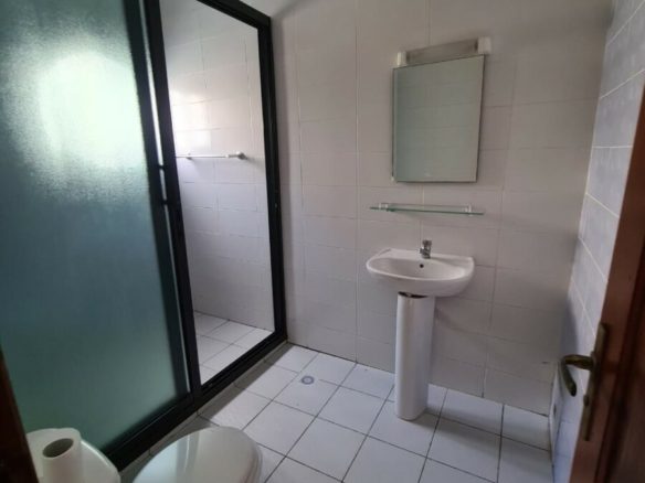 Disponible a angré nouveau chu cité harmonie une duplex composé de Deux grand salon