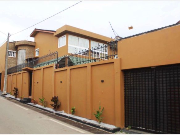 🏡 À VENDRE – Villa Haut Standing Riviera 4 (Cité Verdoyante) Une magnifique villa