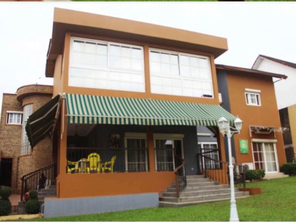 🏡 À VENDRE – Villa Haut Standing Riviera 4 (Cité Verdoyante) Une magnifique villa