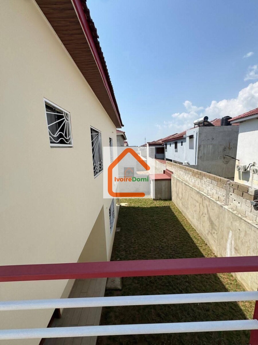 📍BASSAM🏡 À LOUER ✨Villa 5 pièces + Piscine ✅Loyer 800000 FCFA 📍 Grand-Bassam, Modeste