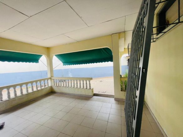 En location Villa Basse 4 pièces avec 2 indépendance cour avant et arrière a ANGRÉ Sicogi