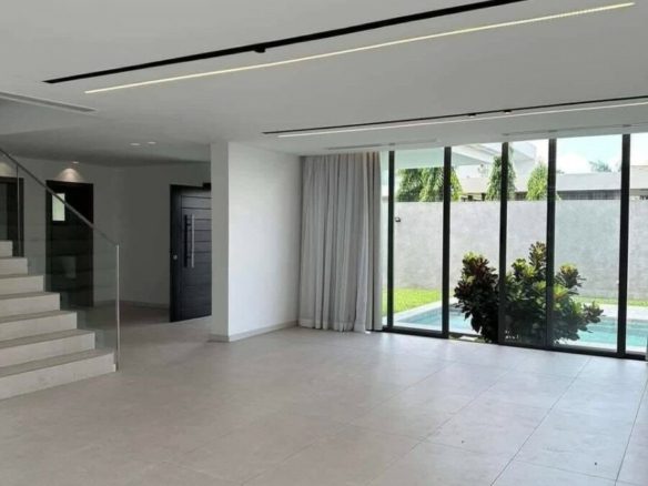 LOCATION, Riviera Golf 04 – Beverlly Hills Très belle villa duplex de 06 pièces.