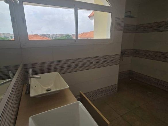 𝐋𝐎𝐂𝐀𝐓𝐈𝐎𝐍 𝐃𝐔𝐏𝐋𝐄𝐗 𝟔 𝐏𝐈È𝐂𝐄𝐒 ,𝐏𝐈𝐒𝐂𝐈𝐍𝐄 , 𝐉𝐀𝐑𝐃𝐈𝐍