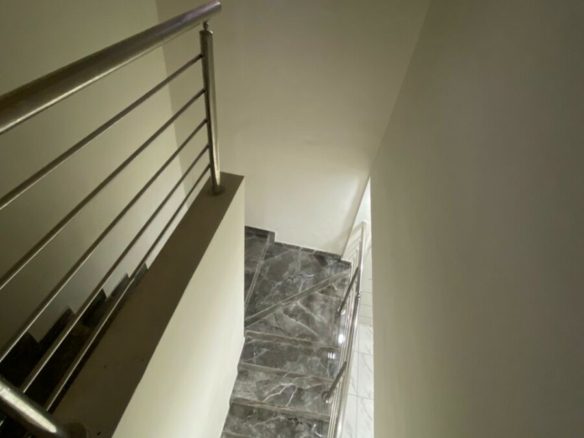 Duplex 5 pièces autonomes avec un garage de 3 voitures 🚗🚗🚗 balcon dans la chambre