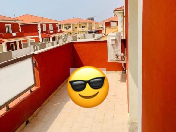 📍BASSAM CITÉ ITALIA MODESTE À louer villa 5 pièces + Piscine ✅Loyer 1300000 fcfa.