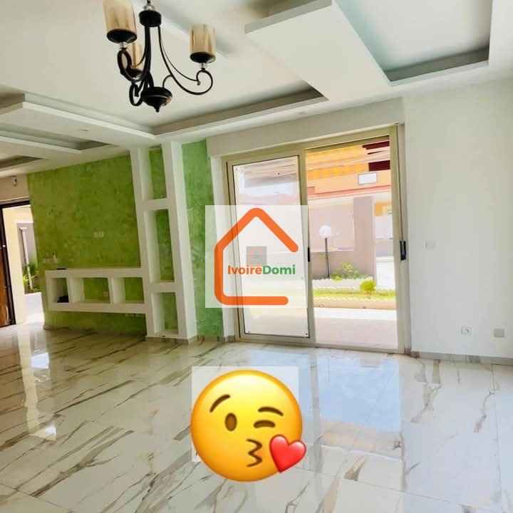 📍BASSAM CITÉ ITALIA MODESTE À louer villa 5 pièces + Piscine ✅Loyer 1300000 fcfa.