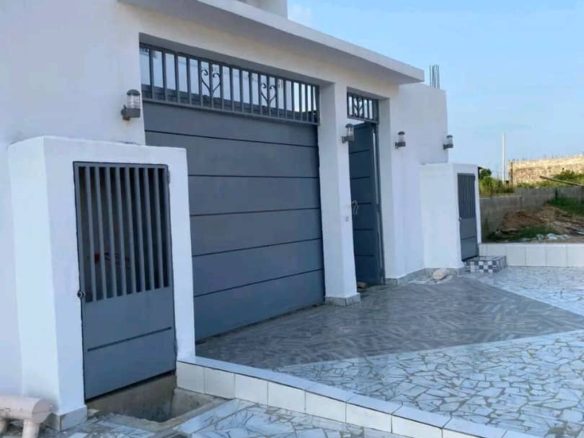 *COCODY ANGRÉ 10 EM TRANCHE* ENCORE UNE VILLA DISPONIBLE.