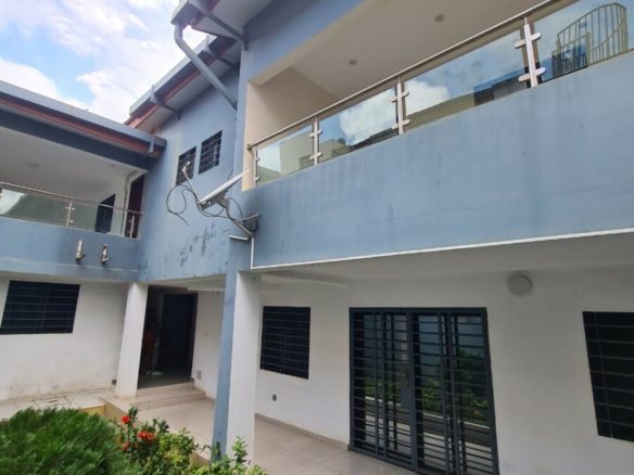 Disponible a angré nouveau chu cité harmonie une duplex composé de Deux grand salon