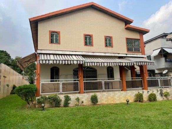 Projet: Vente d’une résidence à Abidjan Riviera Bonoumin près d’Abidjan Mall Terrain: 800