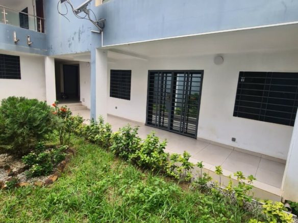 Disponible a angré nouveau chu cité harmonie une duplex composé de Deux grand salon