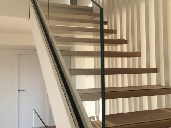 RAMPES D’ESCALIERS EN VERRE