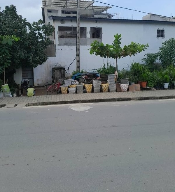 Location villa duplex commerciale 6 pièces à Cocody-angré chu