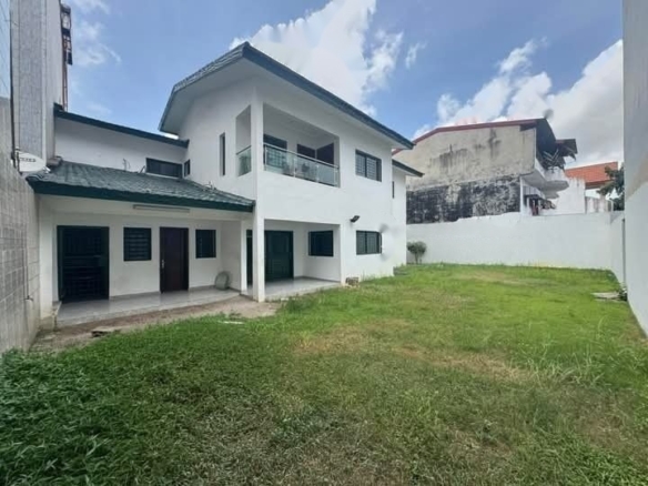 Location villa duplex 9pièces à cocody-Angré 8ème tranche