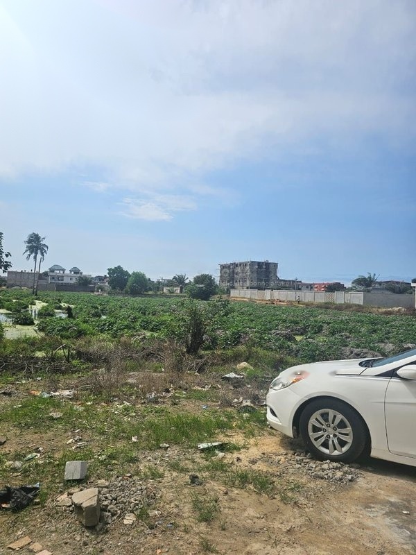 Terrain 500 m2 avec acd à Grand Bassam
