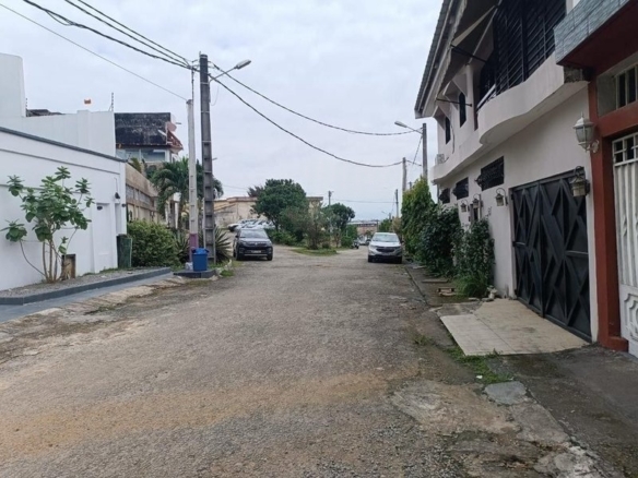 Vente villa duplex 5pièces -Cocody-Angré 8ème tranche