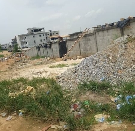 Terrain 700 m² ACD  à Cocody-angré chu