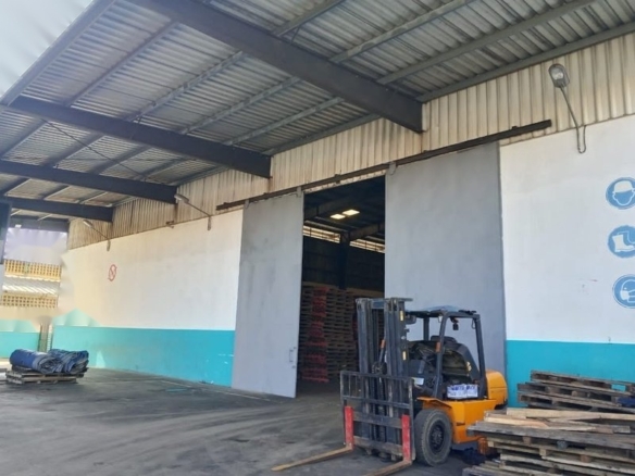 Location entrépôt 10.000 m2 + pont bascule -Sone portuaire d’abidjan