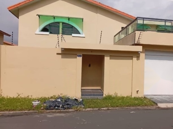 Location villa duplex 6 pièces à Cocody-angré , cité arcades