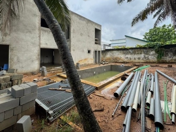 Vente villas 6 piéces à Cocody Riviera Golf 1