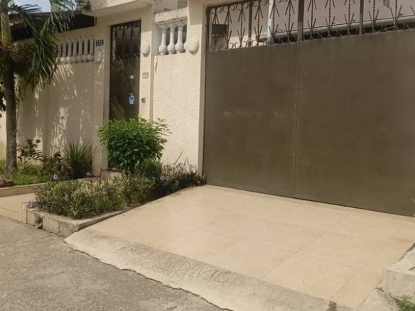 Location villa duplex 4 pièces à cocody-angré 8ème tranche