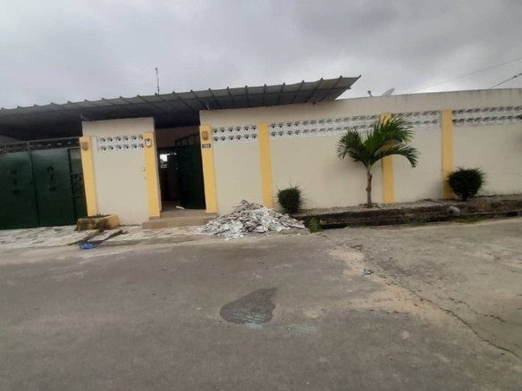 Location villa 4 pièces à Cocody Angré