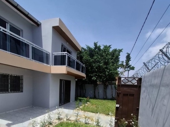 Location villa duplex 5 pièces + jardin à Cocody-Riviera 3