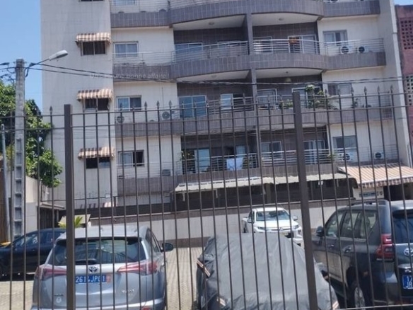 Location appartement 3 pièces à Cocody-riviera 2