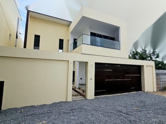 Vente villa duplex standing à Cocody-riviera Abatta