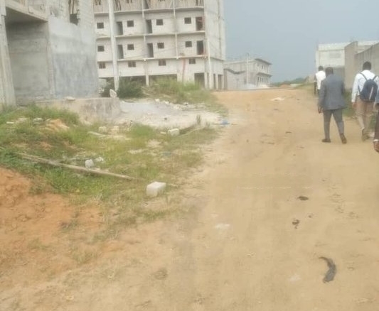 Terrain 400 m² + Attestation à Ebimpbé