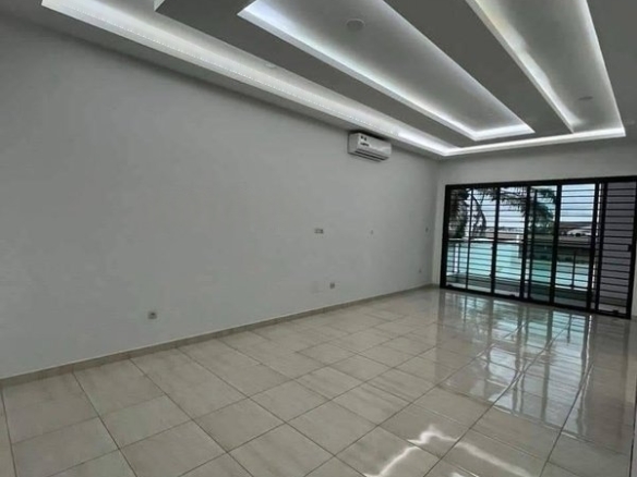 Location appartement 4pièces à Cocody-les 2 plateaux vallon