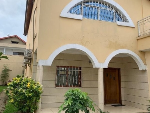 Vente villa duplex 6 pièces à Cocody-angré cité arcades