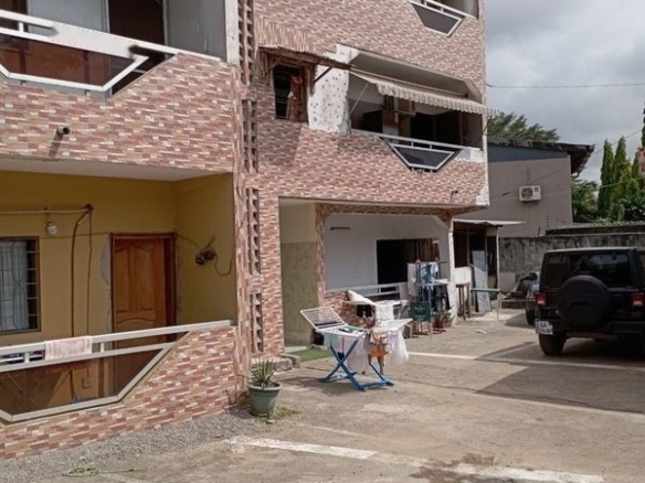 Vente immeubles R+2 à Cocody