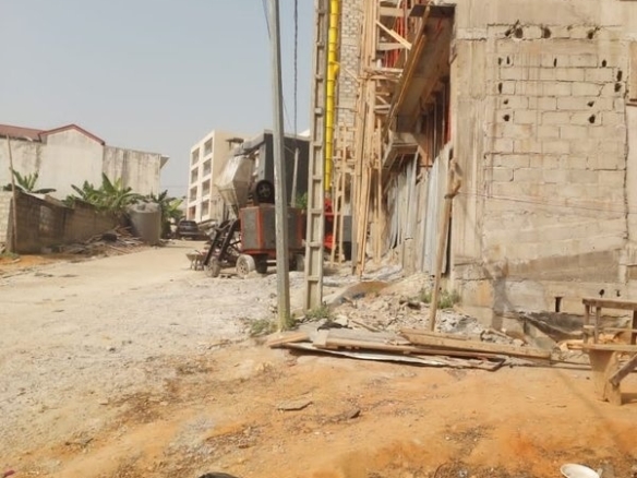 Terrain 909 m² + ACD à Cocody-angré 9ème tranche