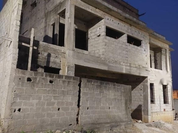 Vente villa triplex 7 pièces à Cocody-angré 8ème tranche