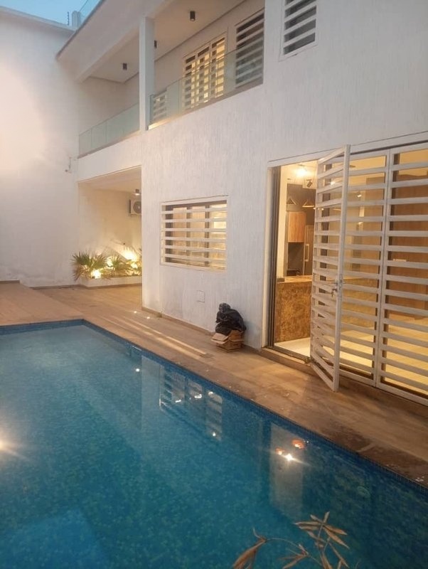 Location villa duplex 9pièces – + piscine à Cocody-2 Plateaux les vallons