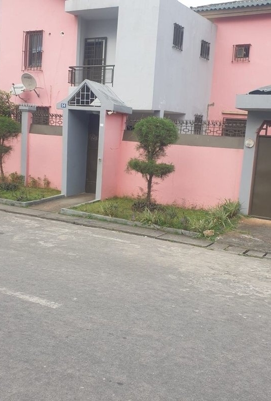 Location villa duplex 4 pièces à Cocody-angré 8ème tranche