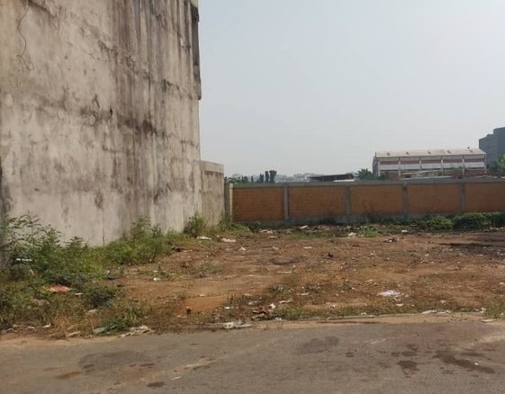 Terrain 400 m² TF à Angré 8ème tranche