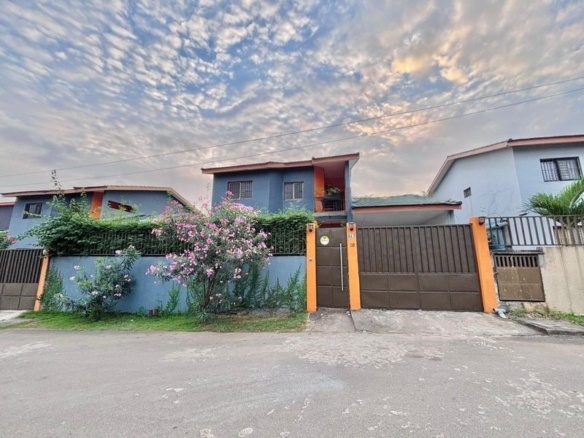 Duplex 4 pièces + à Cocody-Riviera Abatta cité Sunu