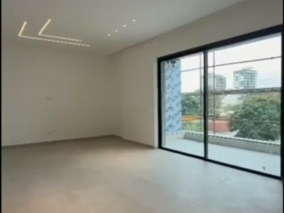 en vente appartement 4 pièces haut standing à marcory zone 4