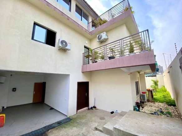 La villa de luxe avec nous actuellement.