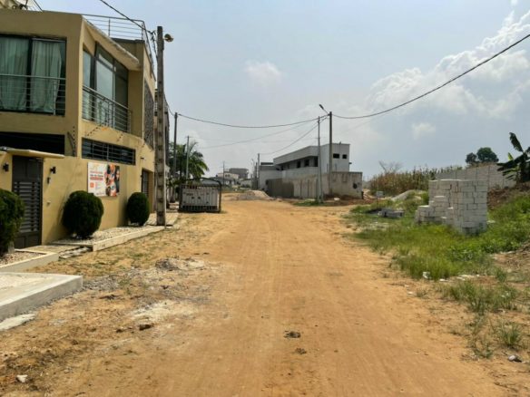 Vente de terrain à bingerville adjin site viabilisé avec toutes les commodités