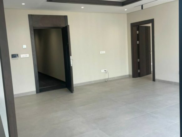 A LOUER UN BEL APPART F3 A MARCORY ZONE4 AVEC PISCINE ET SALLE DE SPORT