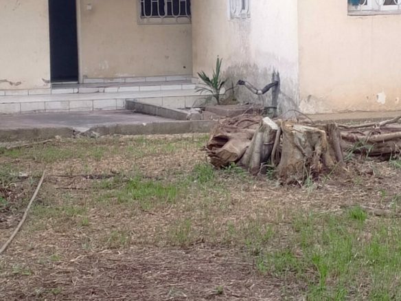 Une somptueuse villa duplex de 5 pièces avec un garage, un jardin à Cocody Angré dans une cité