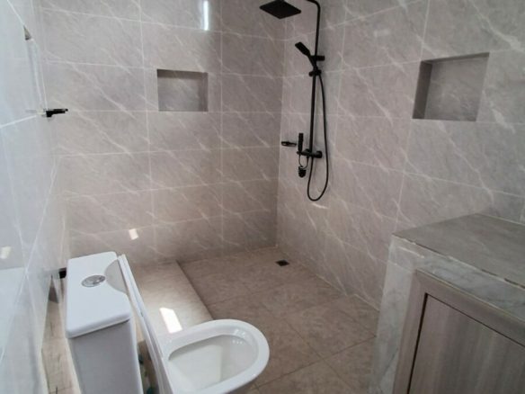 Une somptueuse villa duplex de 6 pièces avec une grande piscine à Bingerville